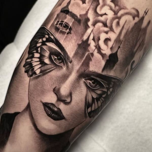 Tatuaje anime blackwork por Mizu